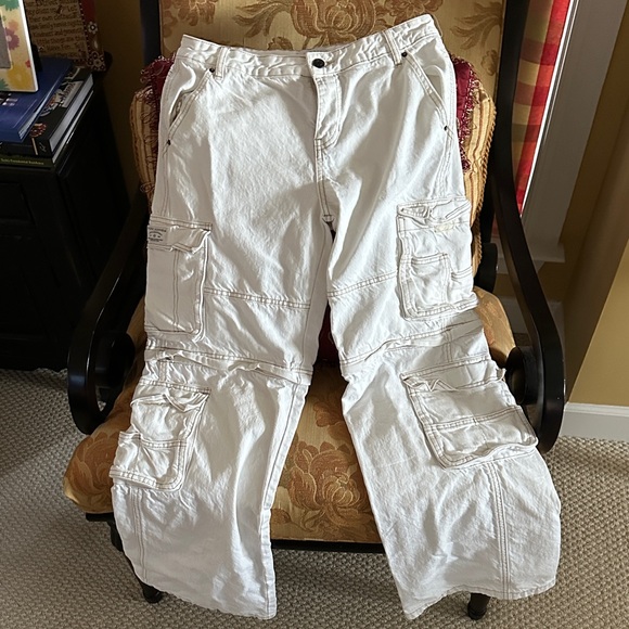 PacSun Women's White Cargo Jeans - Picture 1 of 4